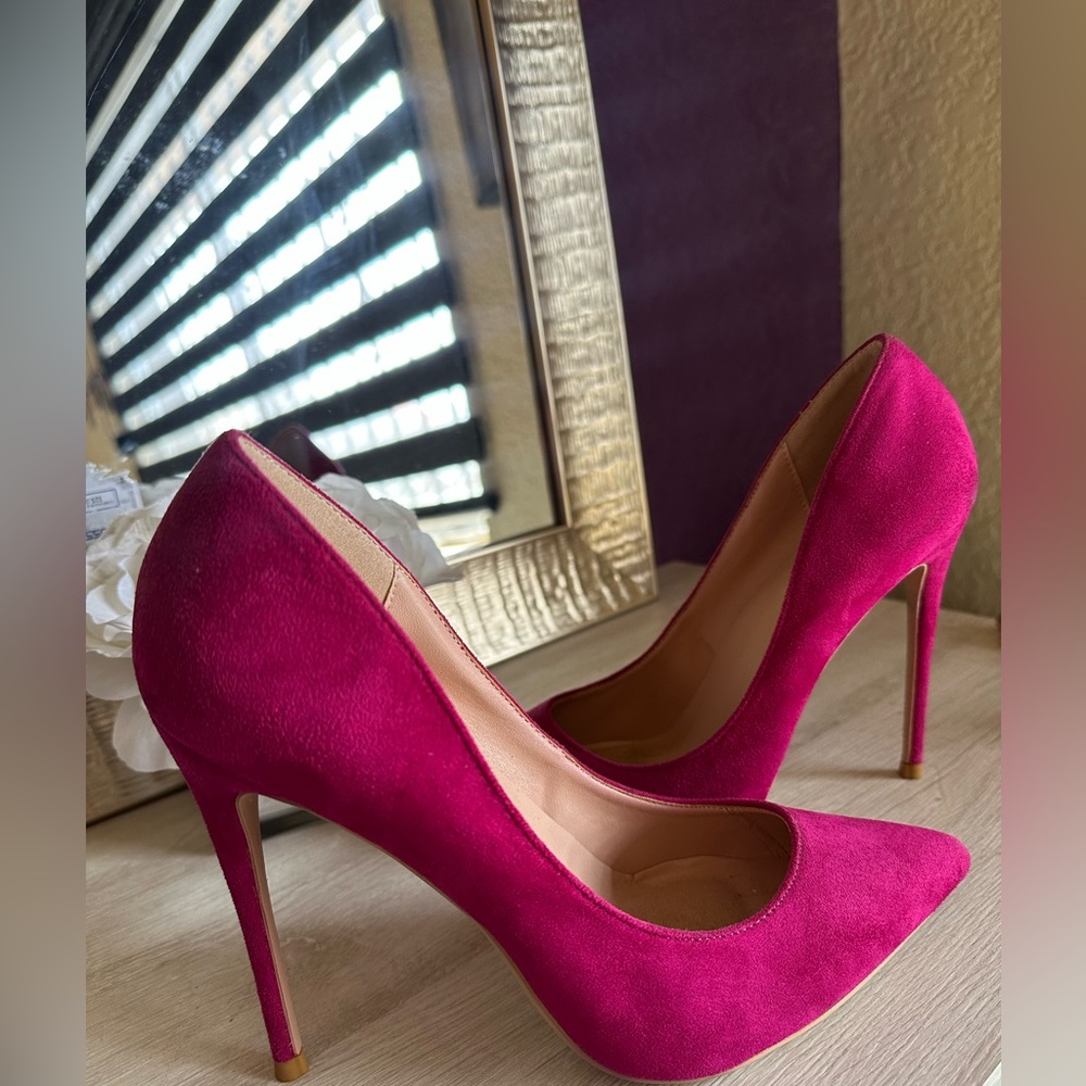 Pink Heels - Picture 1 of 1